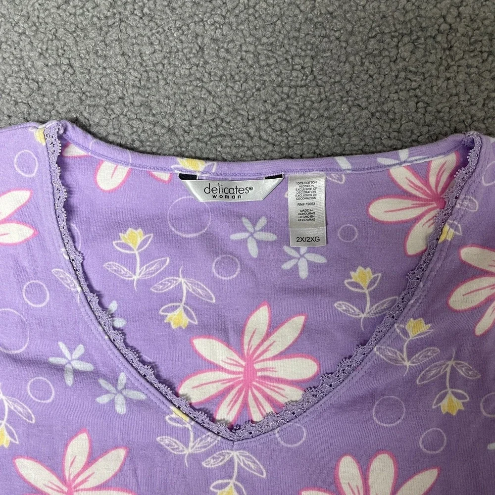 Delicates vintage woman's nightgown size 2X XXL purple floral
